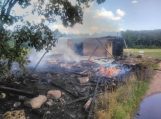 Pempiškės kaime sudegė ūkinis pastatas