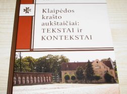 Bibliotekai padovanota knyga apie Klaipėdos krašto aukštaičius